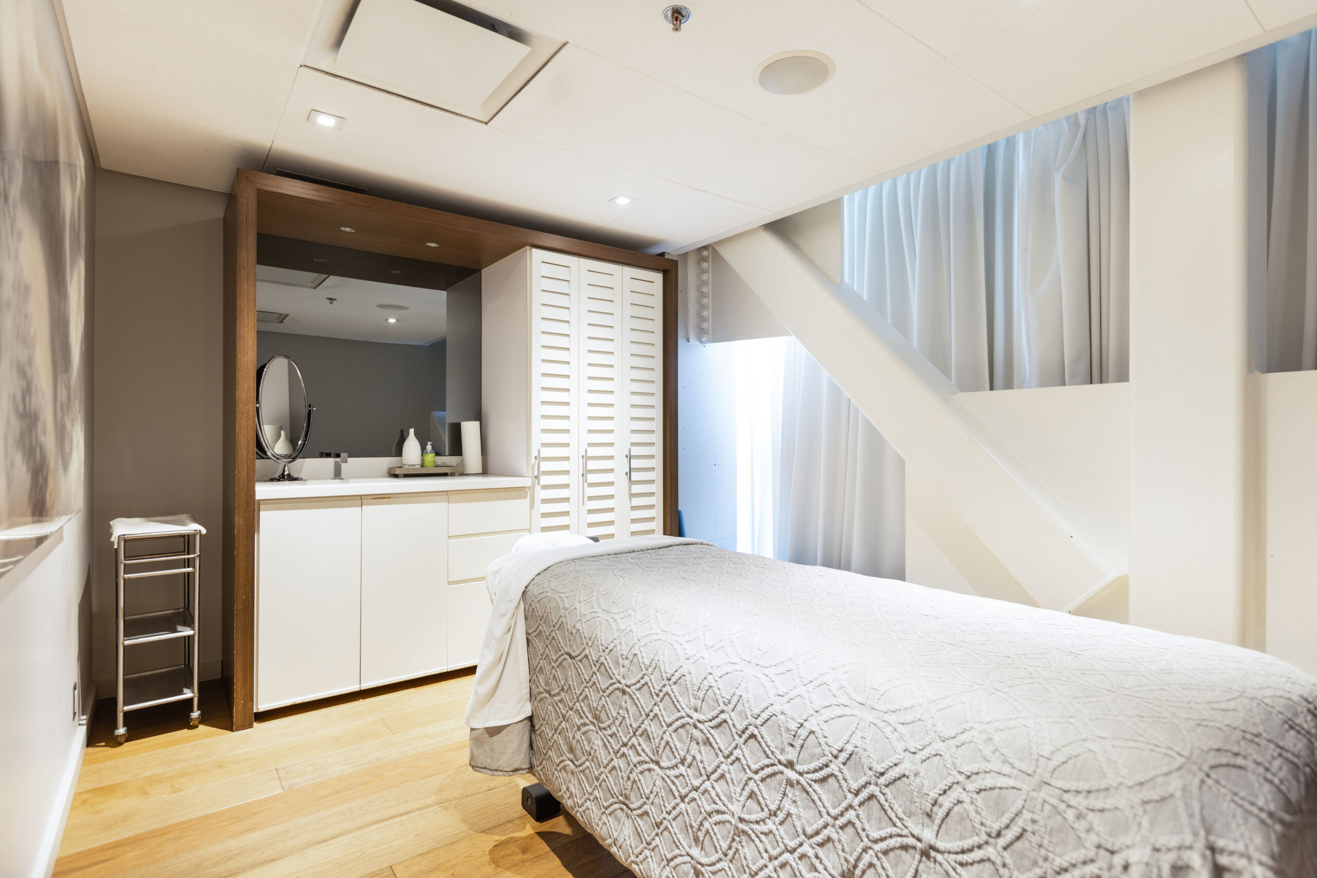 rnr Spa & Wellness Center